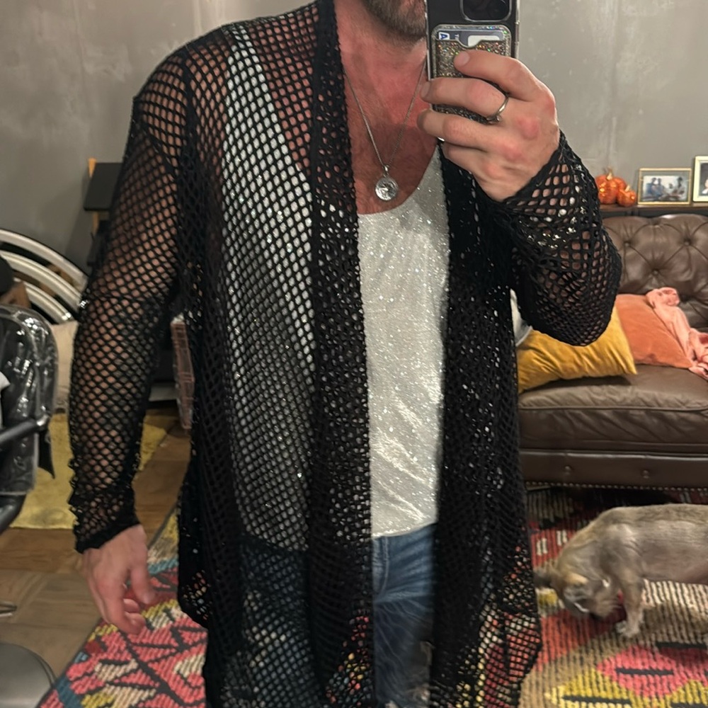 Men’s three-quarter length sheer mesh cardigan with pockets